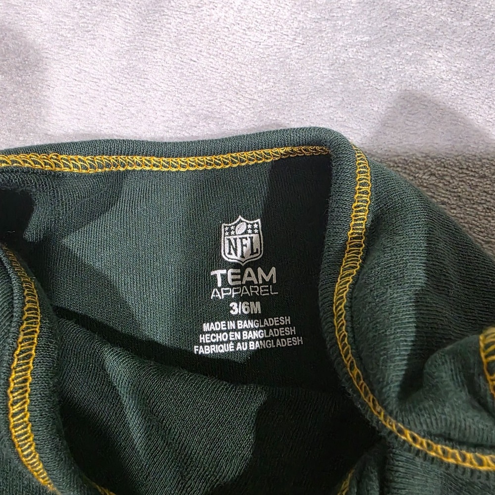 NFL Green Bay Packers bundled ONSIE SET 3-6 MONTH BABY CLOTHES UNISEX - Picture 2 of 3